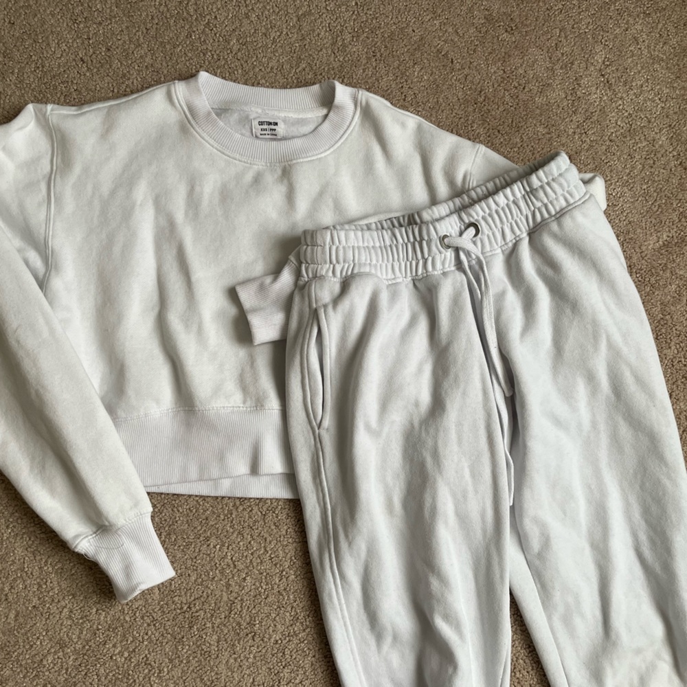 Cotton on matching sweats set / white sweatshirt and matching pants